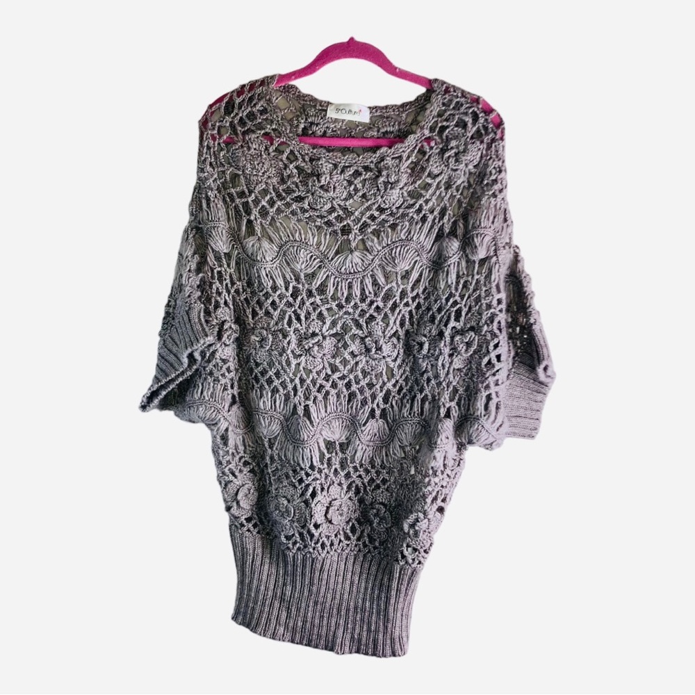 Crocheted Sweater‎ with Flowers by 5th Culture r Size Small